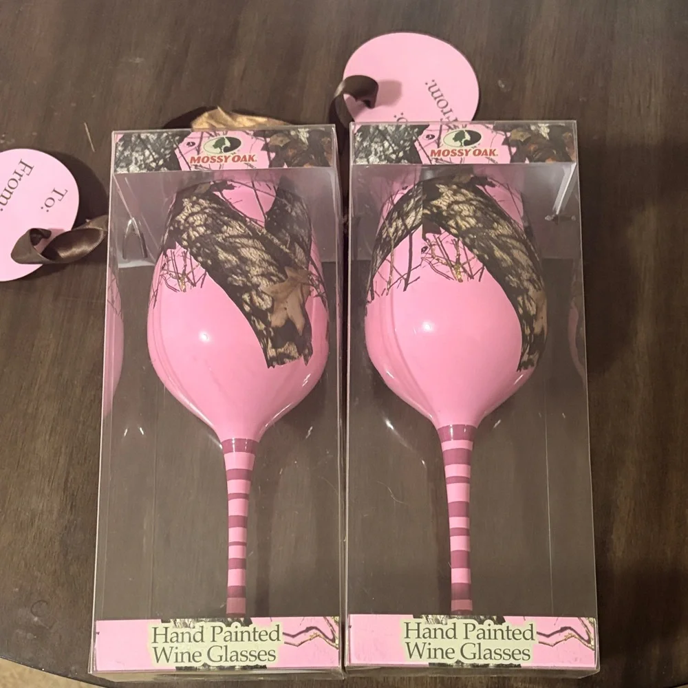 Mossy Oak Pink Camouflage Wine Glasses